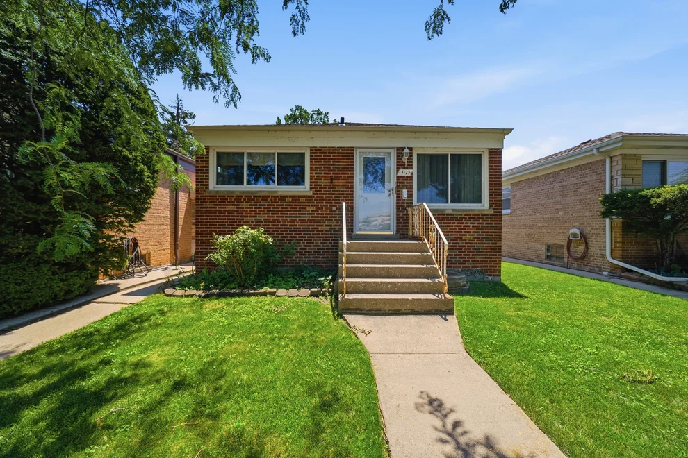 Unit for sale at 3123 W Howard Street, Chicago, IL 60645