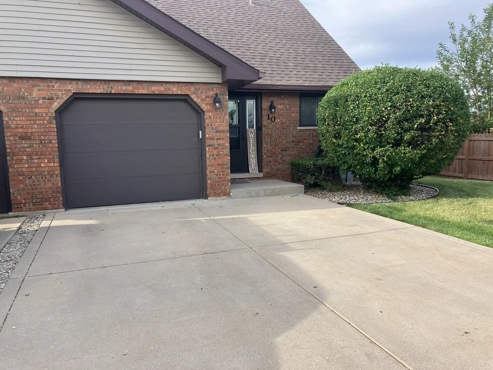 Unit for sale at 1906 Heatherway Lane, New Lenox, IL 60451