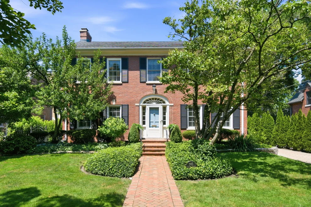Unit for sale at 2915 Grant Street, Evanston, IL 60201