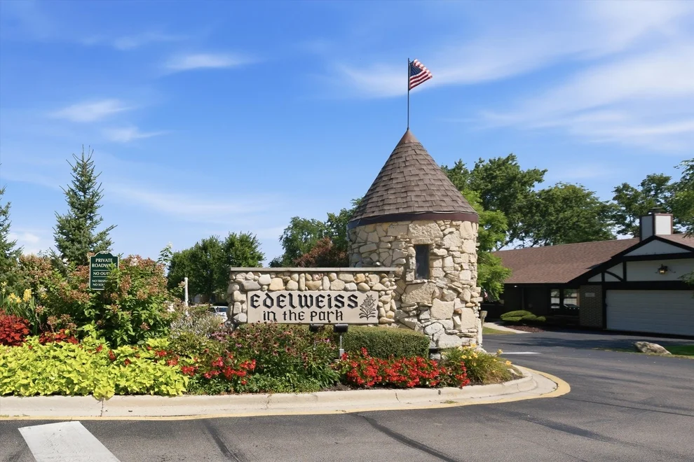 Unit for sale at 11553 AUTOBAHN Drive E, Palos Park, IL 60464