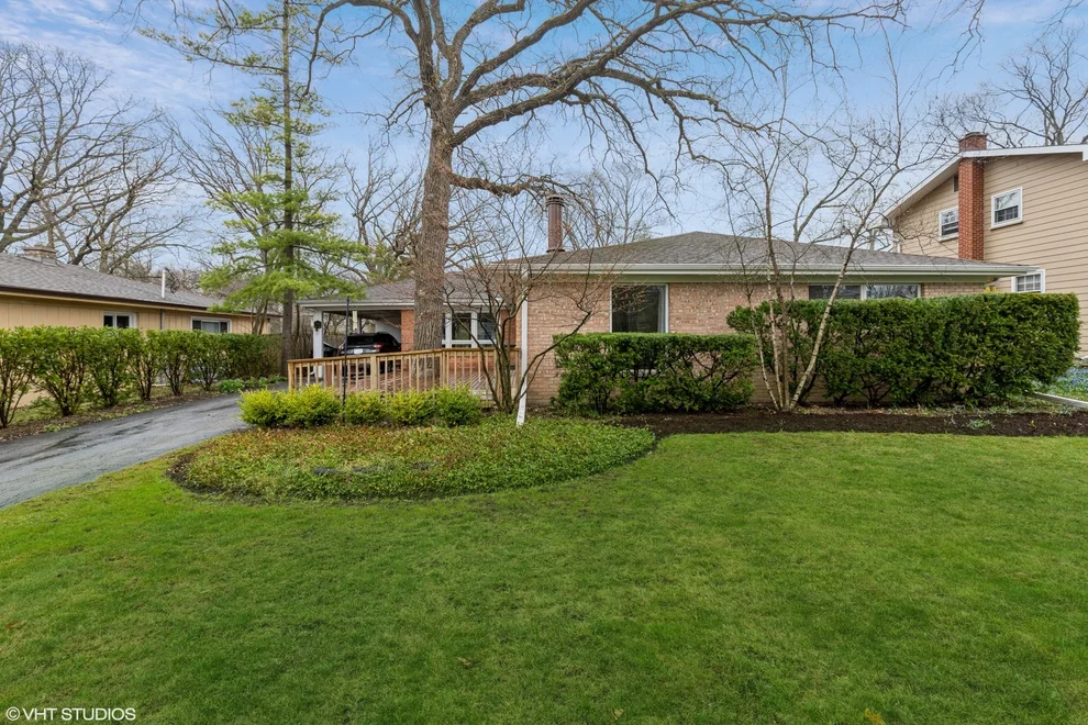 Unit for sale at 461 Rockland Avenue, Lake Bluff, IL 60044