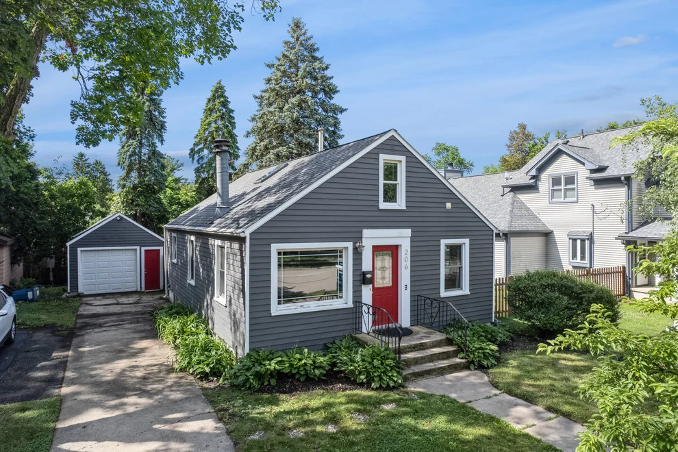 Unit for sale at 206 NORTH Street, East Dundee, IL 60118