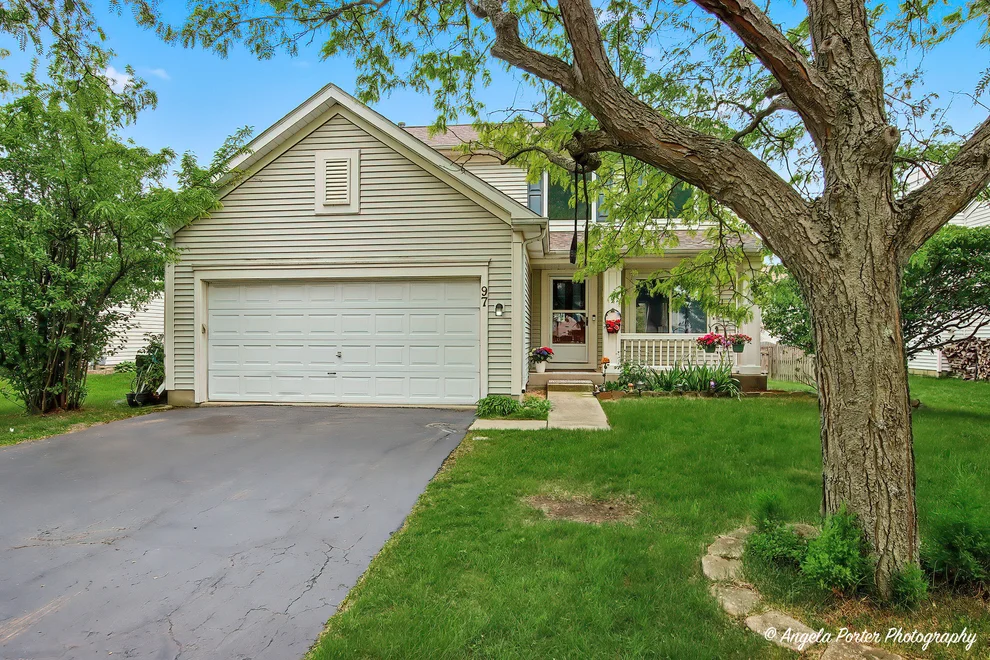 Unit for sale at 97 Bay View Lane, Grayslake, IL 60030