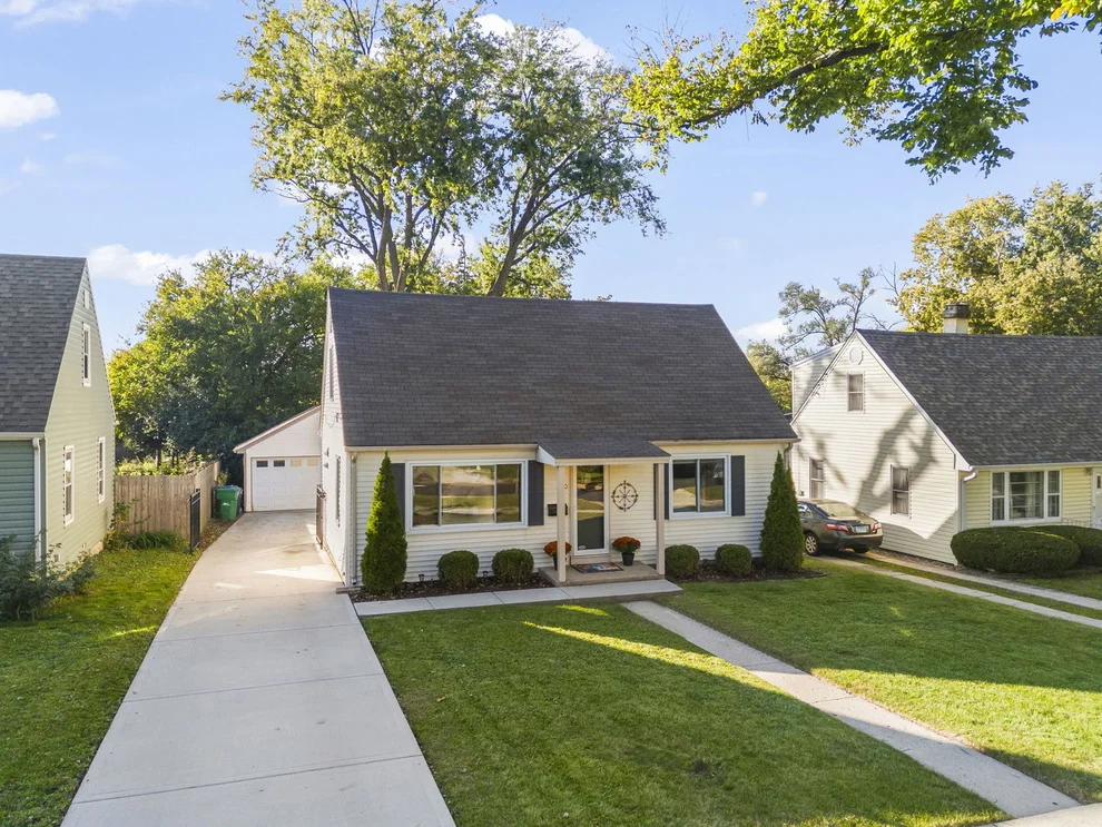 Unit for sale at 510 N Garfield Street, Lombard, IL 60148