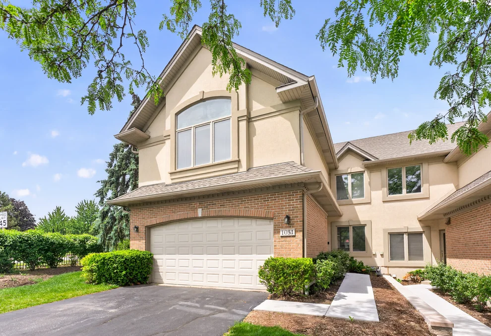 Unit for sale at 1051 W Sutton Court, Palatine, IL 60067