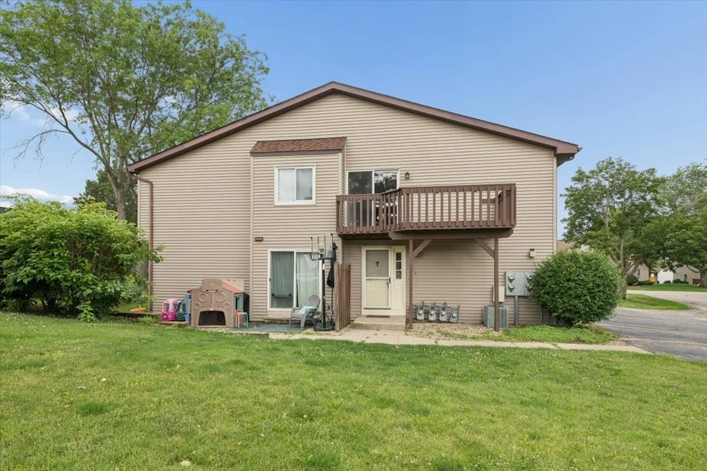 Unit for sale at 1810 Kerrybrook Court, Sycamore, IL 60178