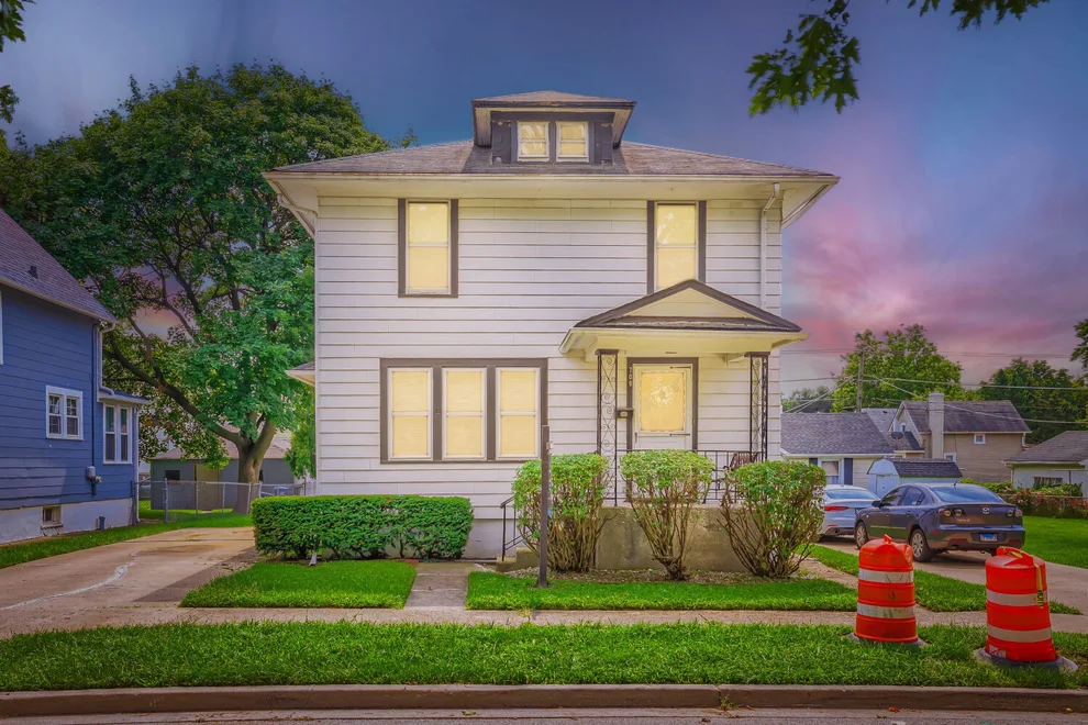 Unit for sale at 709 Center Street, Waukegan, IL 60085