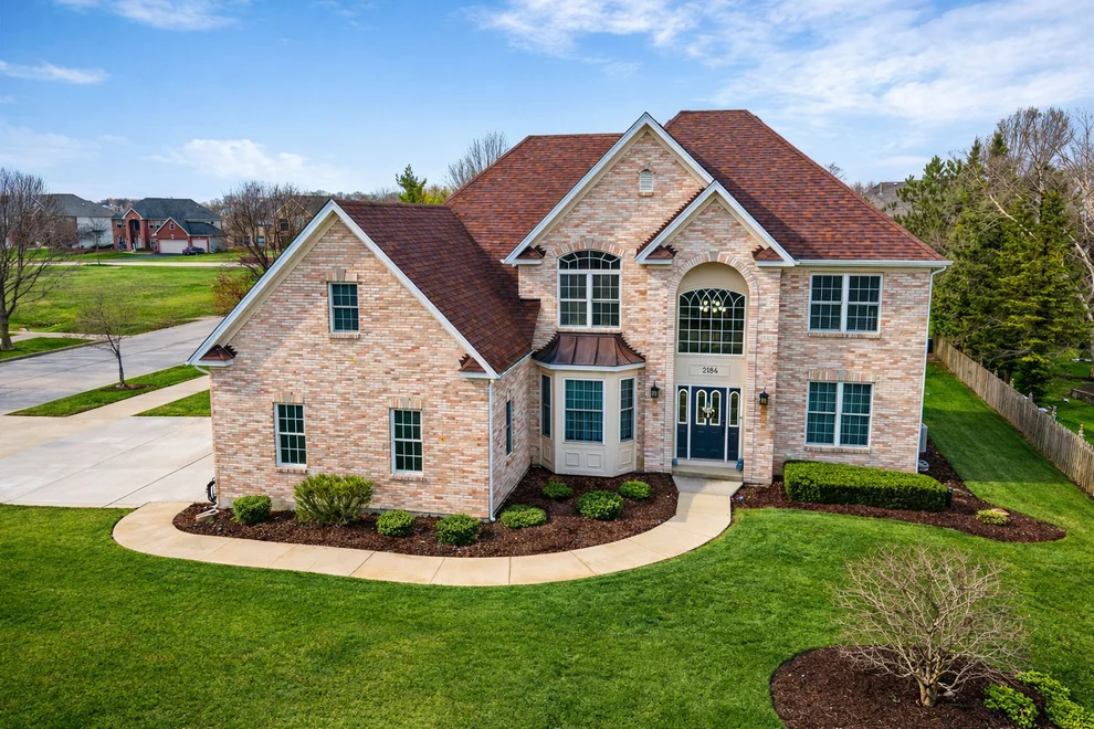 Unit for sale at 2184 Schrader Lane, North Aurora, IL 60542