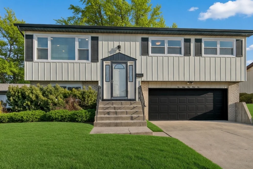 Unit for sale at 16531 76th Avenue, Tinley Park, IL 60477