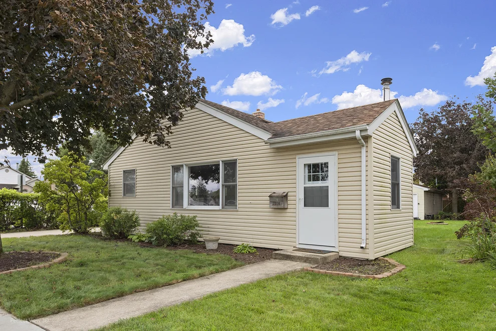 Unit for sale at 17216 67th Court, Tinley Park, IL 60477