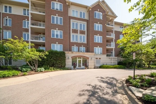 Unit for sale at 640 Robert York Avenue, Deerfield, IL 60015