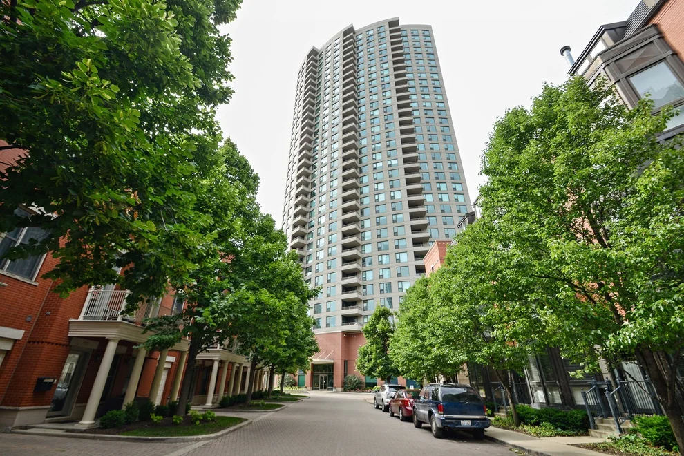 Unit for sale at 501 N CLINTON Street, Chicago, IL 60654