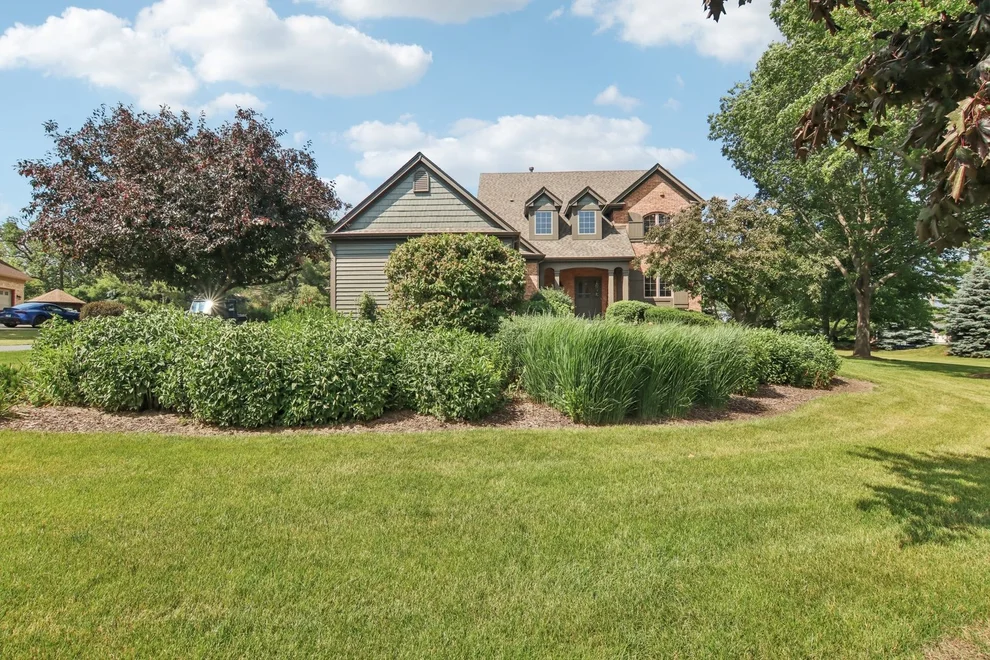 Unit for sale at 44W552 Volkening Circle, Hampshire, IL 60140