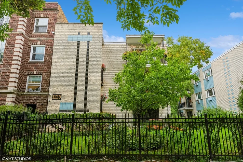 Unit for sale at 1125 W Lunt Avenue, Chicago, IL 60626