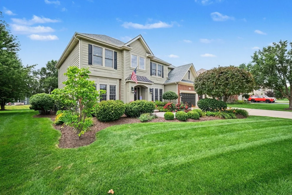 Unit for sale at 430 Pheasant Hill Drive, North Aurora, IL 60542