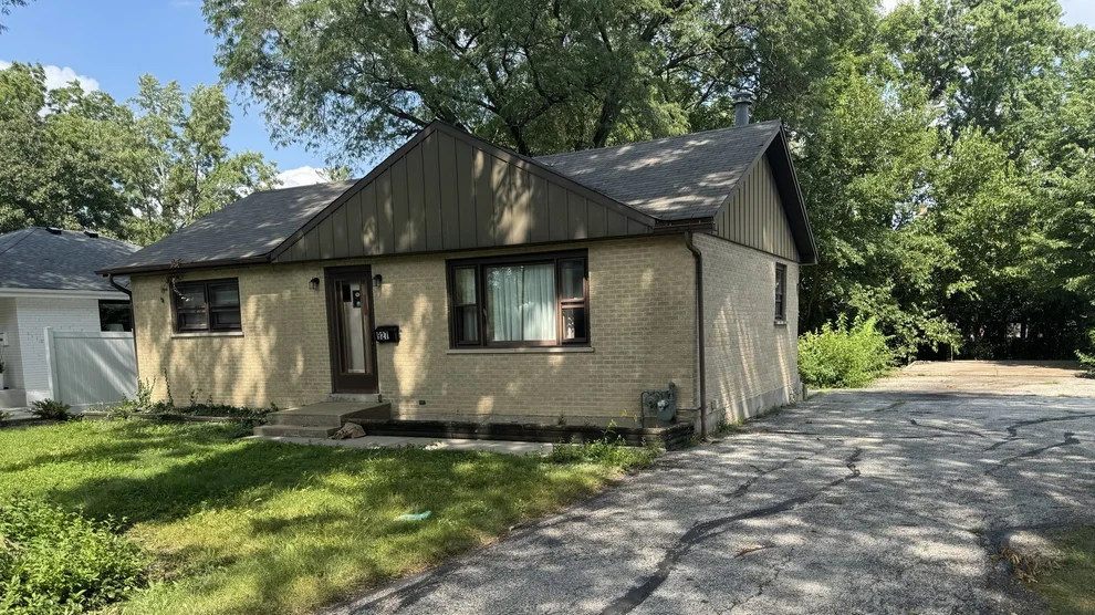 Unit for sale at 927 S Stough Street, Hinsdale, IL 60521