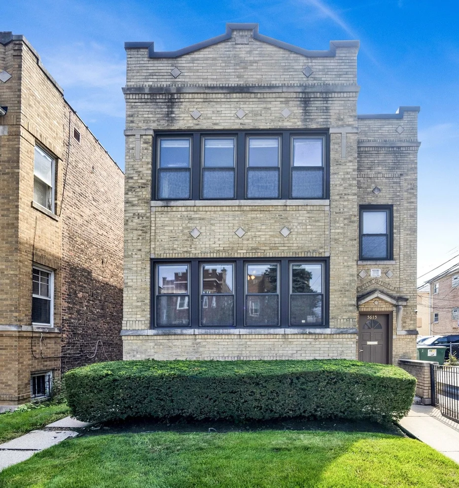 Unit for sale at 5615 N Rockwell Street, Chicago, IL 60659