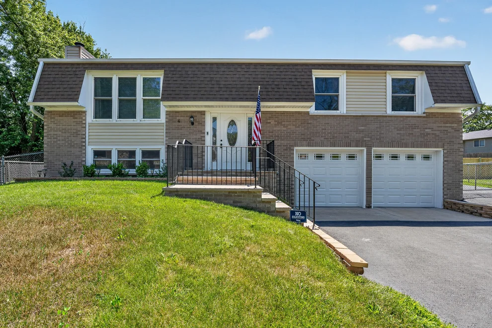 Unit for sale at 4 Devon Court, Bolingbrook, IL 60440