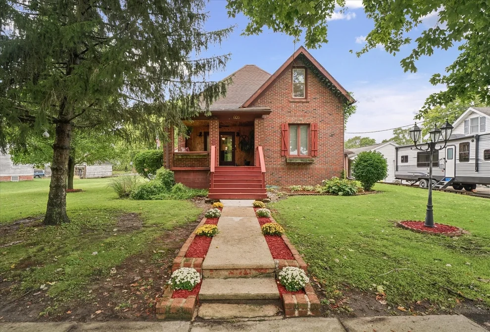 Unit for sale at 605 N VERMILION Street, Allerton, IL 61810
