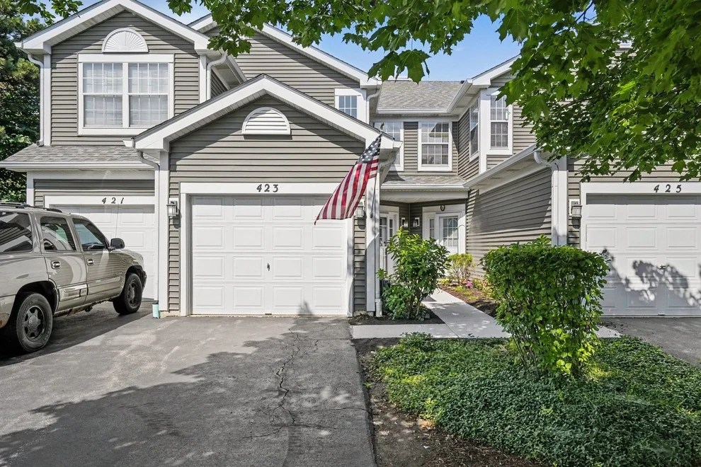 Unit for sale at 423 Mill Street, Batavia, IL 60510