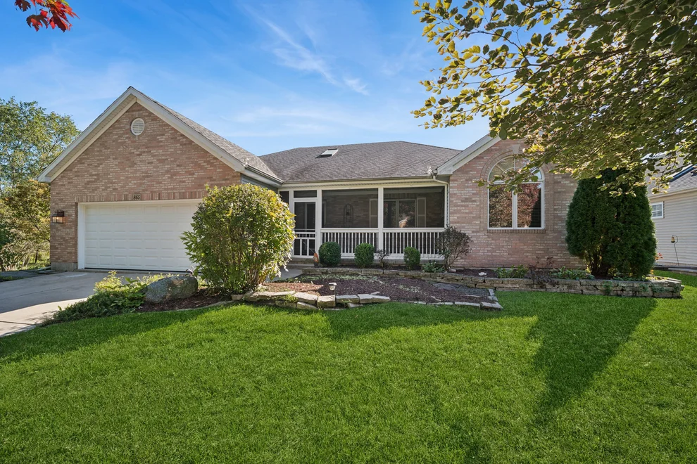 Unit for sale at 865 N Lyle Avenue, Elgin, IL 60123