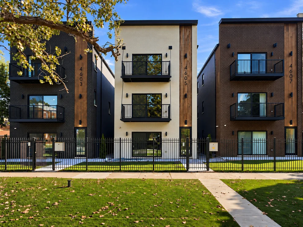 Unit for sale at 4607 S Prairie Avenue, Chicago, IL 60653