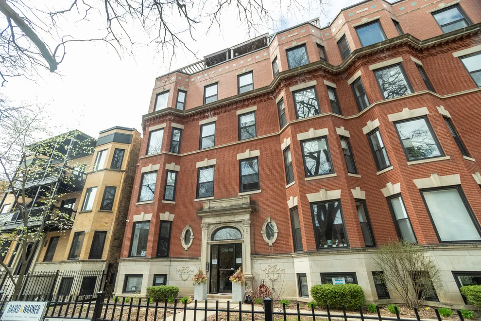 Unit for sale at 5206 N WINTHROP Avenue, Chicago, IL 60640