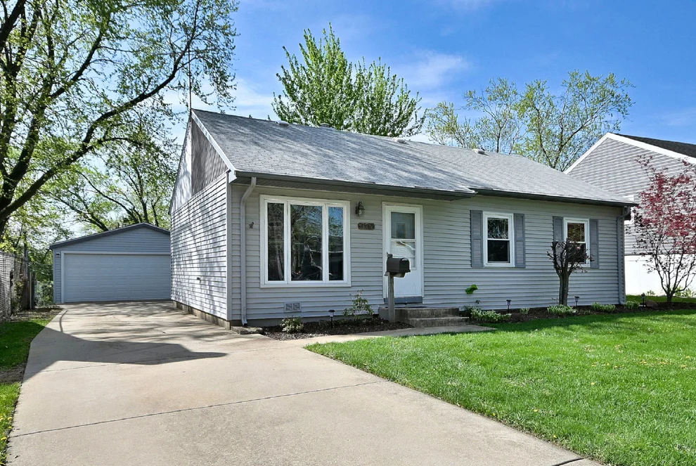 Unit for sale at 377 E Montana Avenue, Glendale Heights, IL 60139