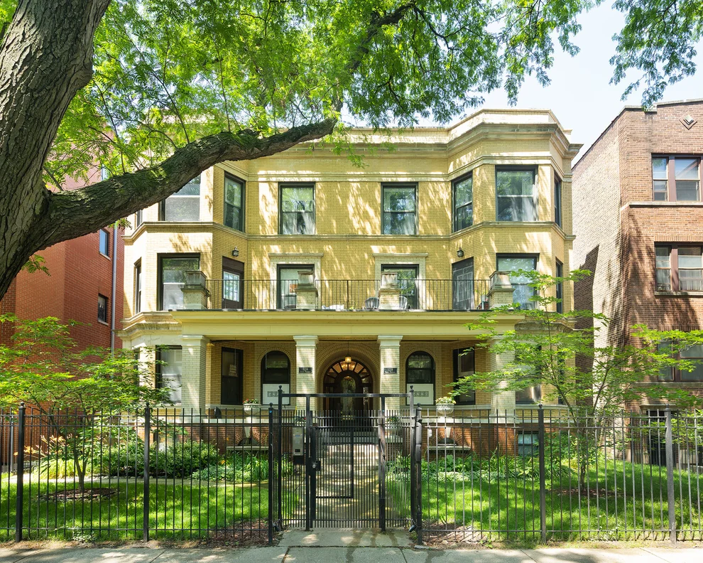 Unit for sale at 5224 N WINTHROP Avenue, Chicago, IL 60640