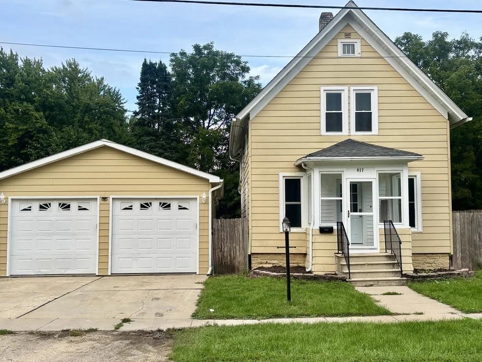 Unit for sale at 817 Chicago Street, Belvidere, IL 61008