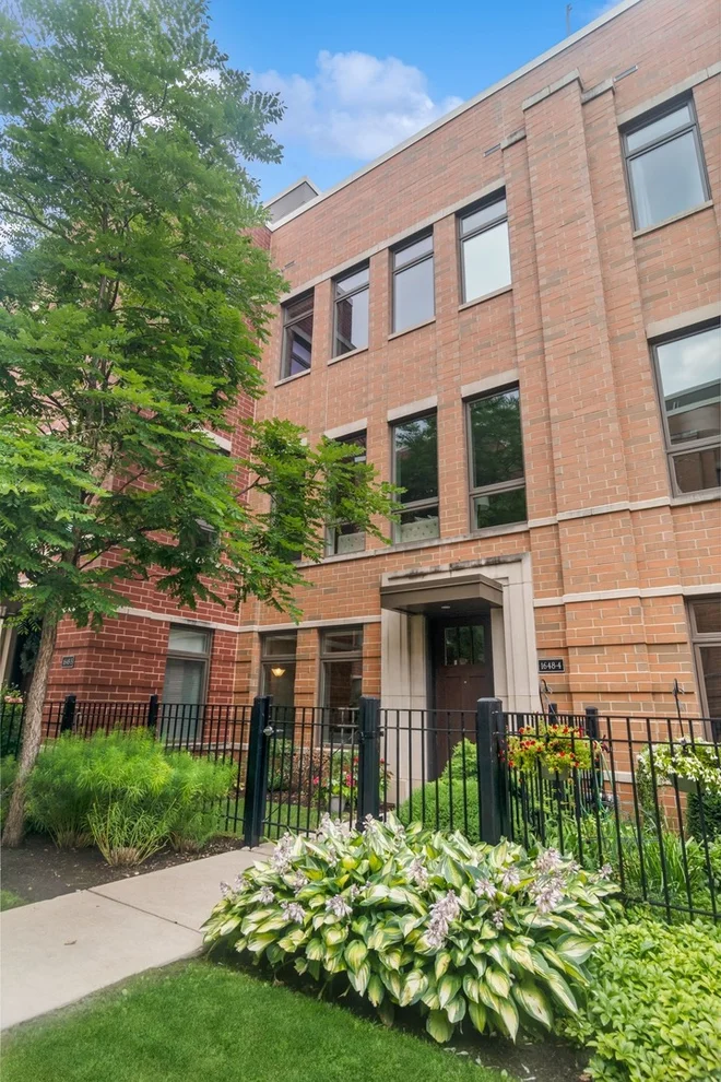 Unit for sale at 1648 S Prairie Avenue, Chicago, IL 60616