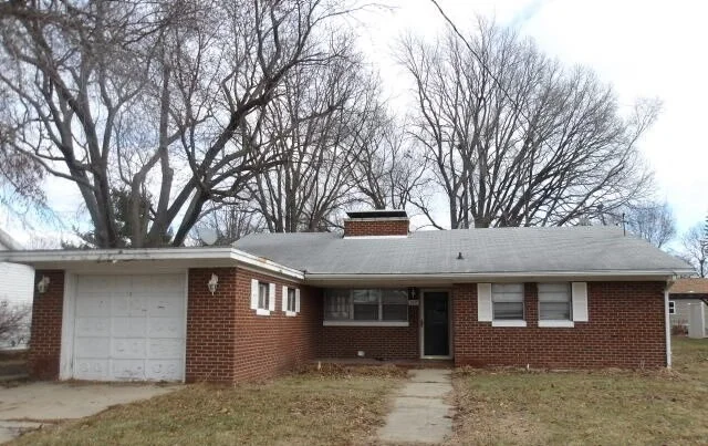 Unit for sale at 108 N Locust Street, Maroa, IL 61756