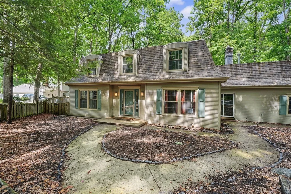 Unit for sale at 48 S Shorewood Drive, Danville, IL 61832
