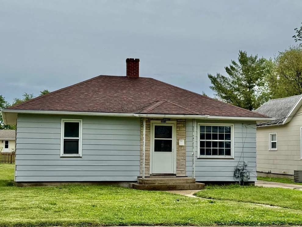 Unit for sale at 1352 Crosat Street, Lasalle, IL 61301