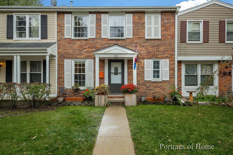 Unit for sale at 806 Lexington Circle, Hanover Park, IL 60133