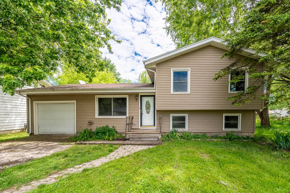 Unit for sale at 1716 Parklane Avenue, McHenry, IL 60050
