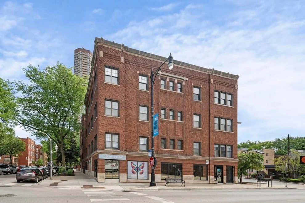 Unit for sale at 735 W Waveland Avenue, Chicago, IL 60613