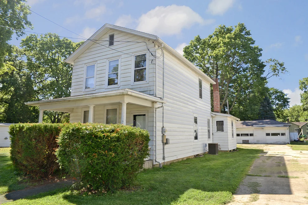 Unit for sale at 911 Illinois Avenue, Ottawa, IL 61350