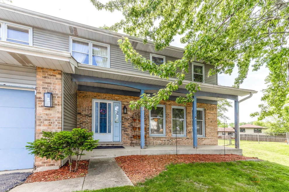 Unit for sale at 793 Santa Fe Court, Carol Stream, IL 60188