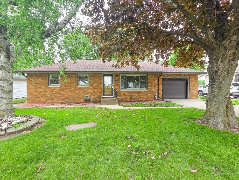 Unit for sale at 1718 Grace Street, Streator, IL 61364