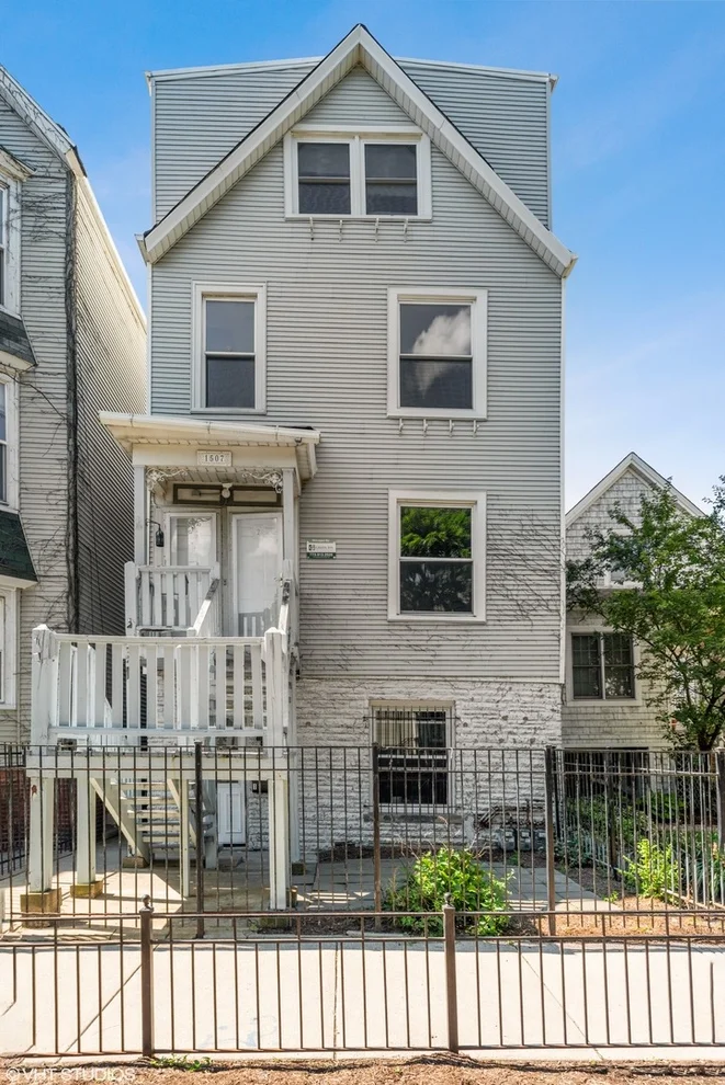Unit for sale at 1507 W Nelson Street, Chicago, IL 60657