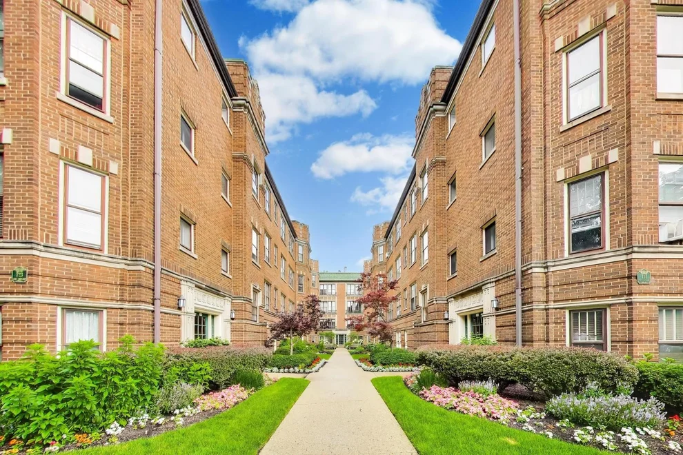 Unit for sale at 719 Hinman Avenue, Evanston, IL 60202