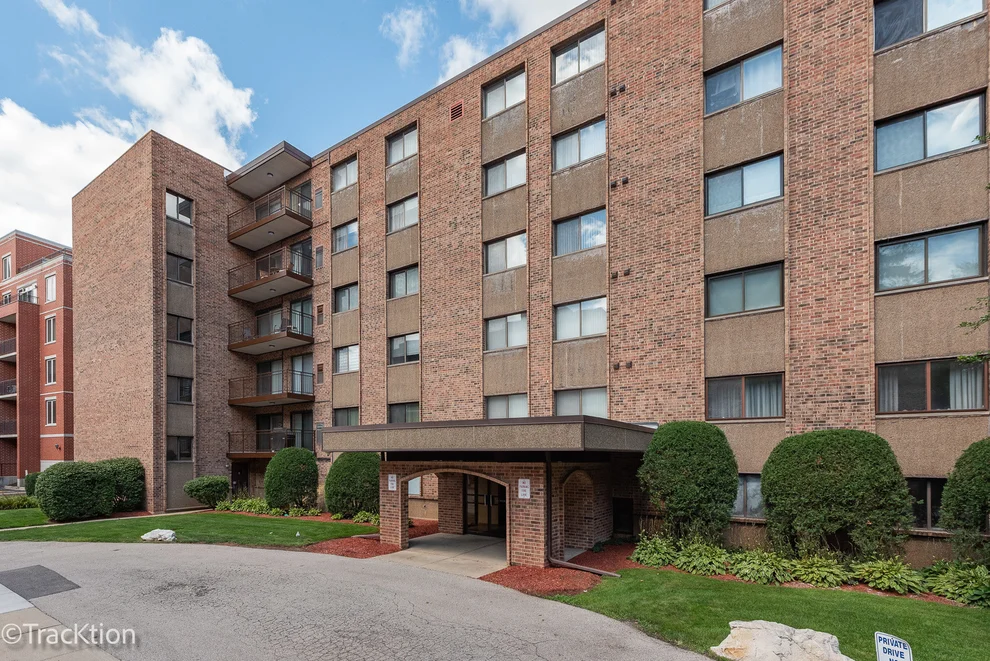 Unit for sale at 1702 Mill Street, Des Plaines, IL 60016