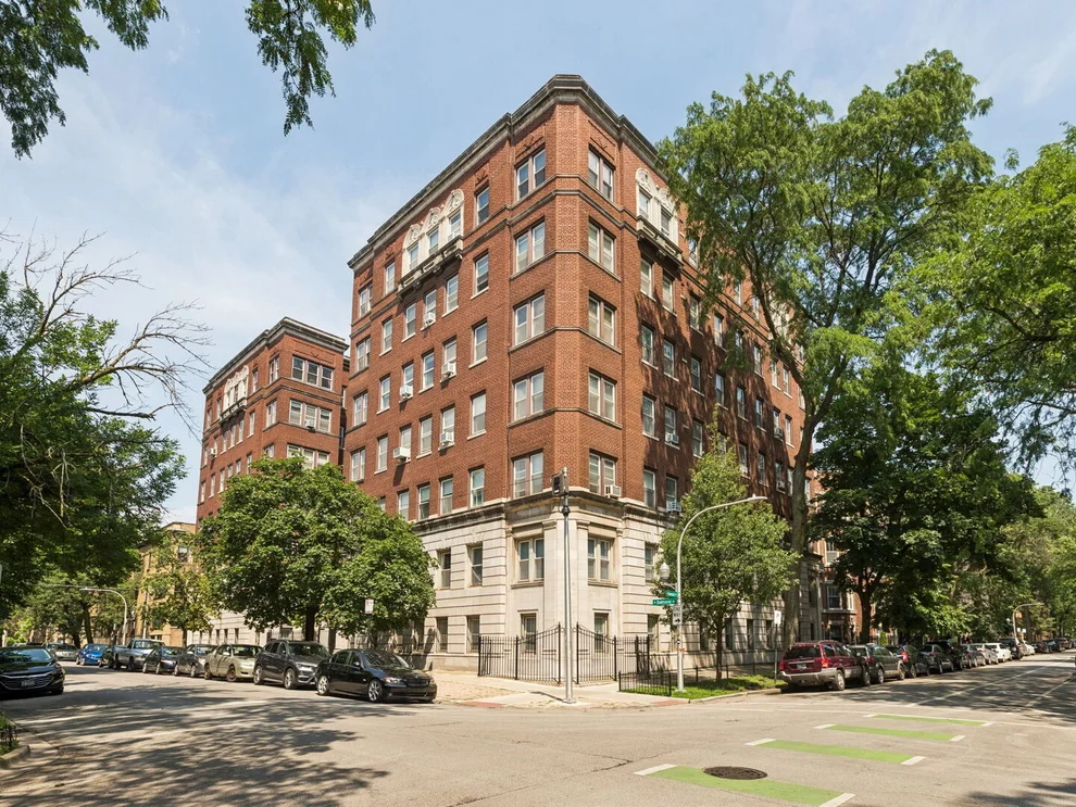 Unit for sale at 1044 W Balmoral Avenue, Chicago, IL 60640