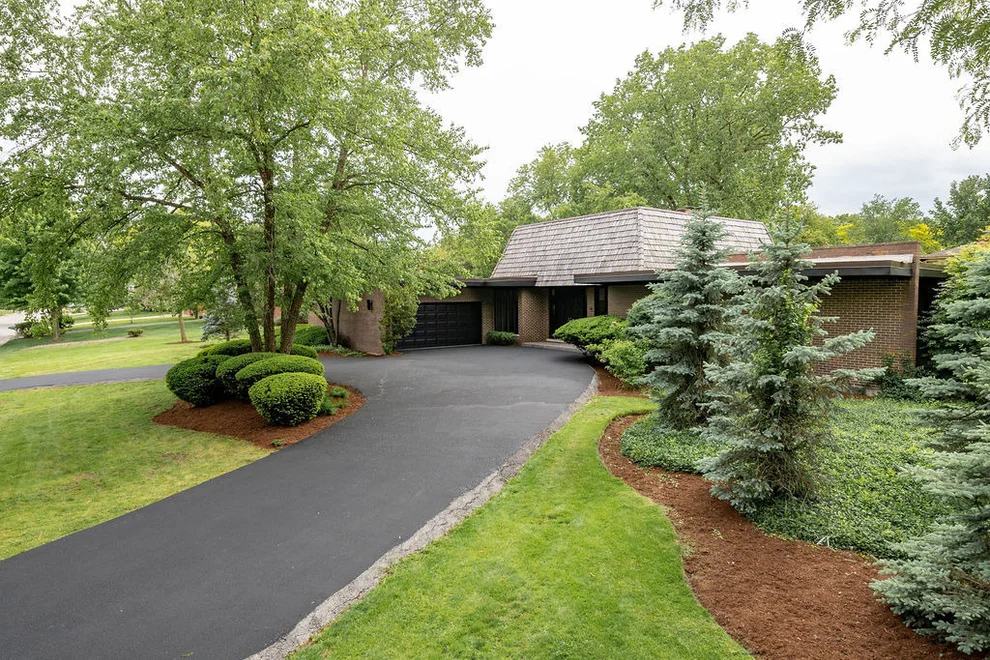 Unit for sale at 8100 S Park Avenue, Burr Ridge, IL 60527