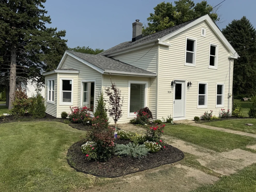 Unit for sale at 314 S High Street, Granville, IL 61326