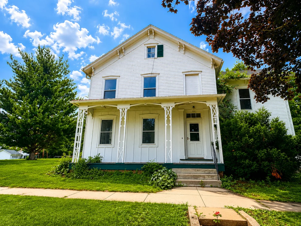 Unit for sale at 204 S Main Street, Sheffield, IL 61361