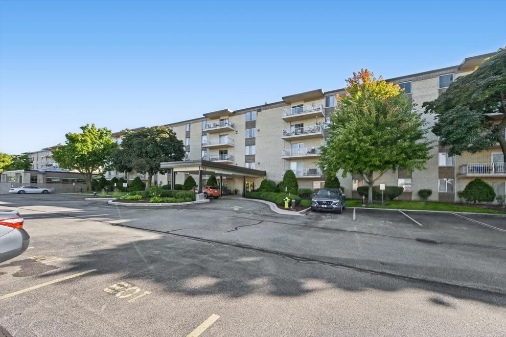 Unit for sale at 110 W Butterfield Road, Elmhurst, IL 60126