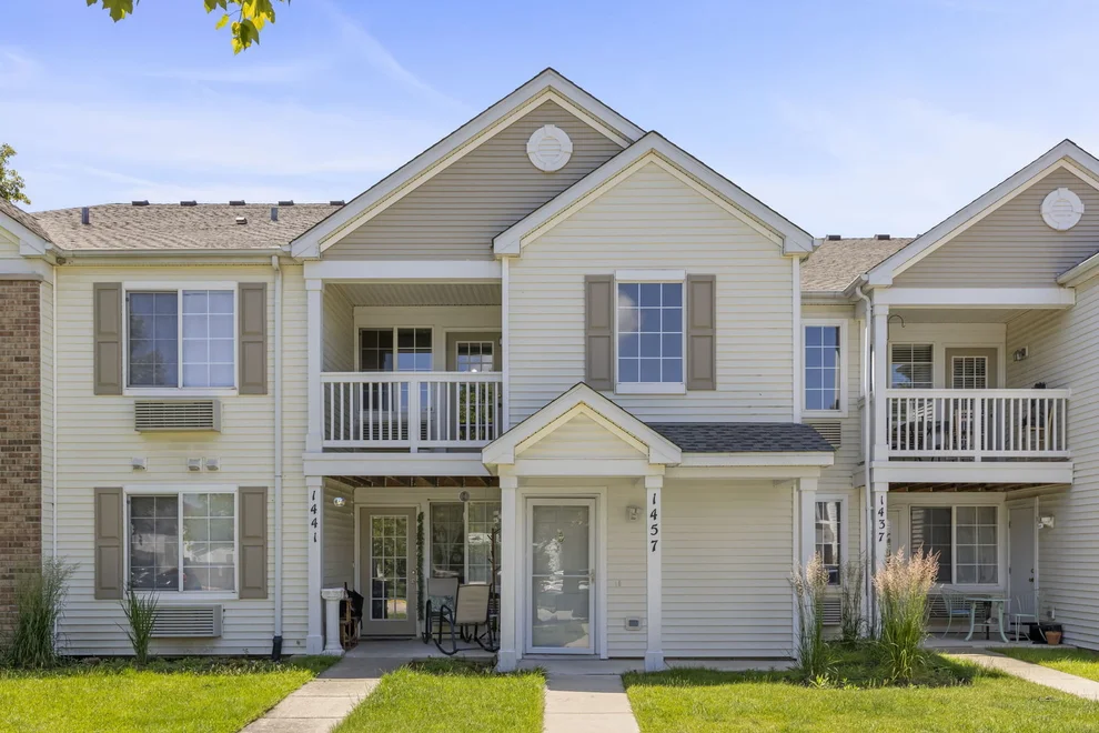 Unit for sale at 1457 Mcclure Road, Aurora, IL 60505