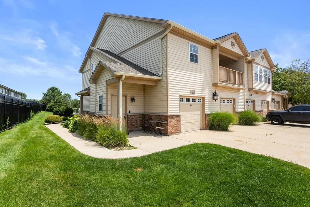 Unit for sale at 3752 Thornhill Circle, Champaign, IL 61822